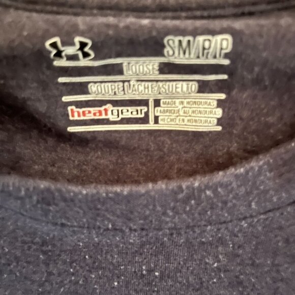 𝅺UNDER‎ Armour Heatgear Mens Athletic Tee Tshirt Size SM Camo Logo - Picture 4 of 5